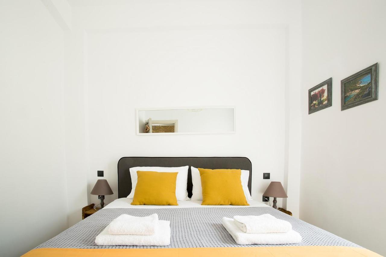 Deluxe Town Hall Square Flat In Historical Center 3 Corfu  Bagian luar foto