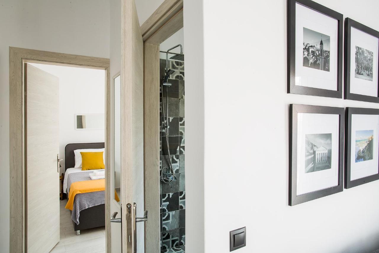 Deluxe Town Hall Square Flat In Historical Center 3 Corfu  Bagian luar foto
